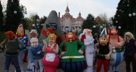 Les Gaulois aussi fêtent un joyeux anniversaire Bonjour à toutes et à tous, Aujourd’hui, une fois n’est pas coutume, les Gaulois du Parc Astérix se sont déplacés pour souhaiter un joyeux anniversaire à Disneyland Paris et en ont...