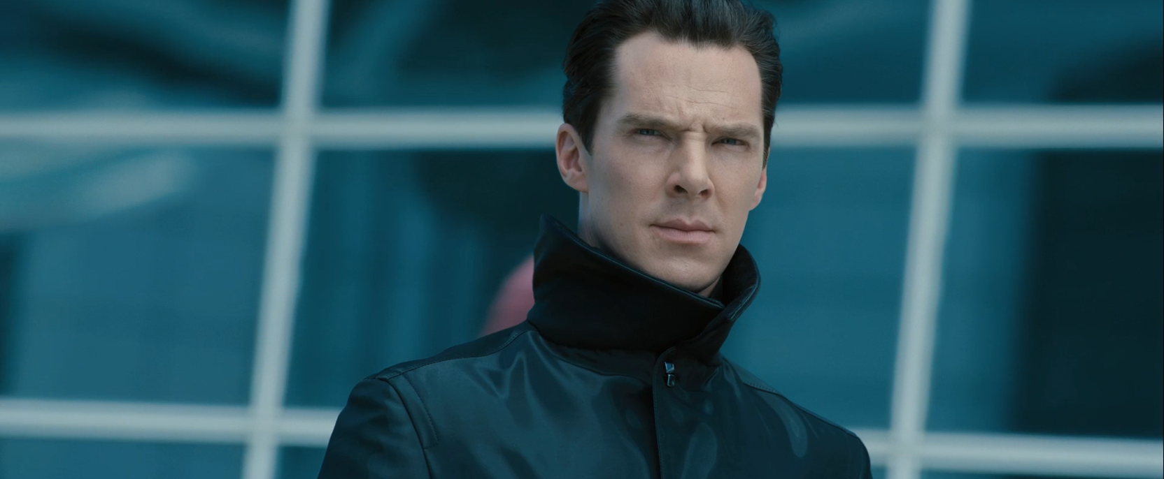 Benedict-Cumberbatch-as-terrorist-John-Harrison-Star-Trek-Into-Darkness