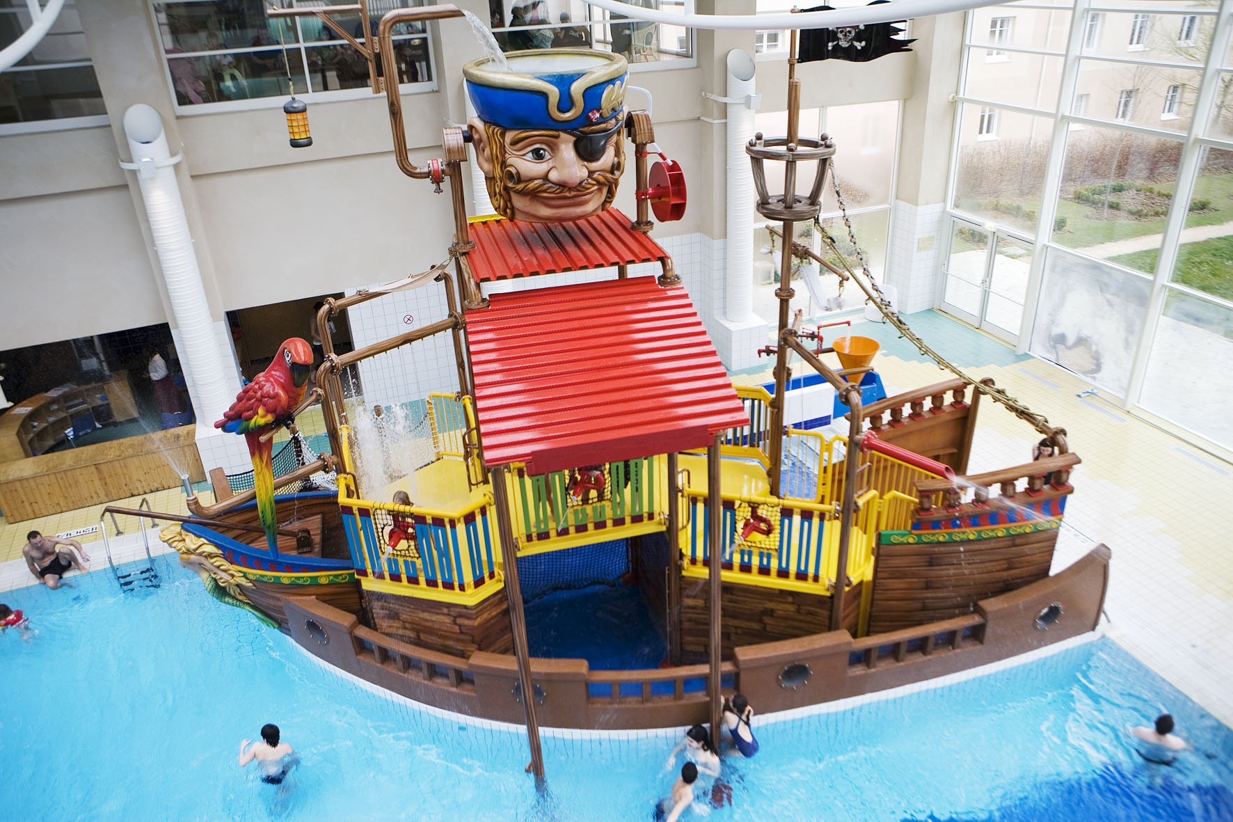 Le bateau Pirate de la piscine Explorers hôtel