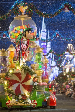 Mickey’s Once Upon A Christmastime Parade