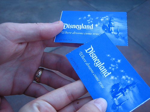 disneyland-resort-park-hopper-tickets
