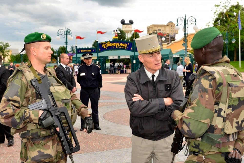 militaires à Disneyland Paris