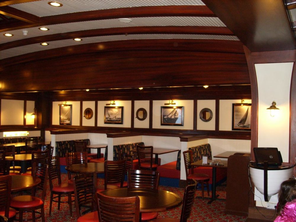 yacht club disney restaurant