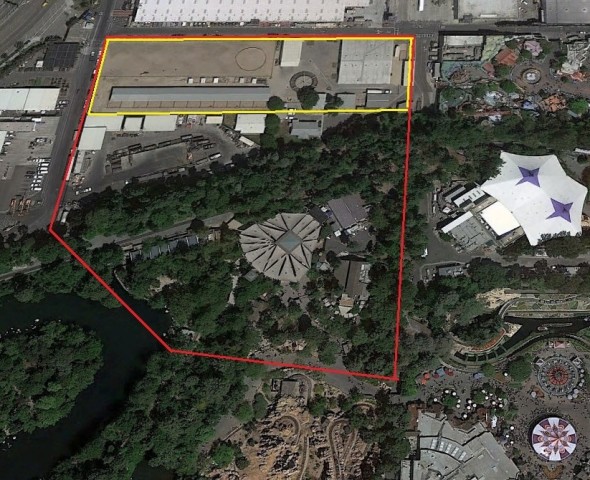 Rouge : probable zone de Star Wars Land, jaune : extension probable dans les écuries du Parc.