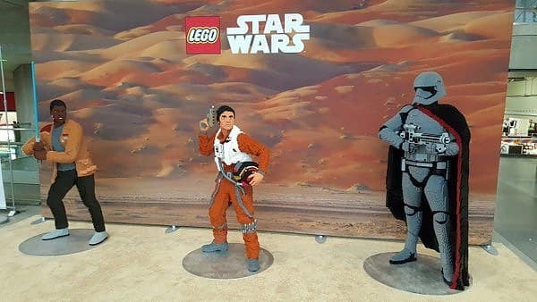 LEGO Star Wars Phasma Finn Poe Toy Fair 2016 02