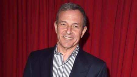 Bob Iger, directeur général de The Walt Disney Company, risque de voir la responsabilité de sa société engagée