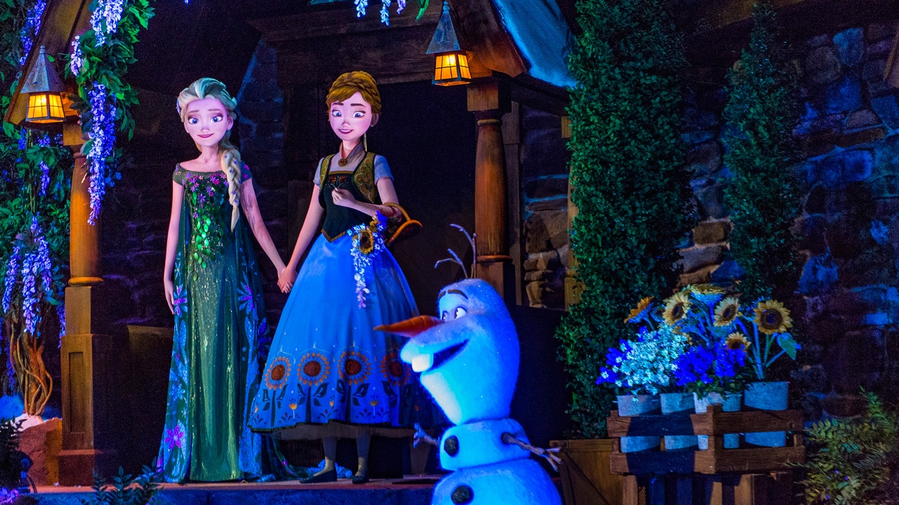 Robe Reine des Neiges - Plongez dans le monde magique d'Elsa! - Disney - 5  ans