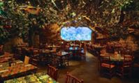 Photo de l'intérieur du restaurant du Rainforest Café à Disney's Animal Kingdom