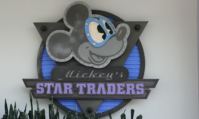 Photo de la boutique Mickey's Star Traders à Tomorrowland du Magic Kingdom à Walt Disney World.