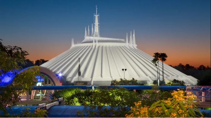 Photo de l'attraction Space Mountain à Tomorrowland du Magic Kingdom à Walt Disney World.