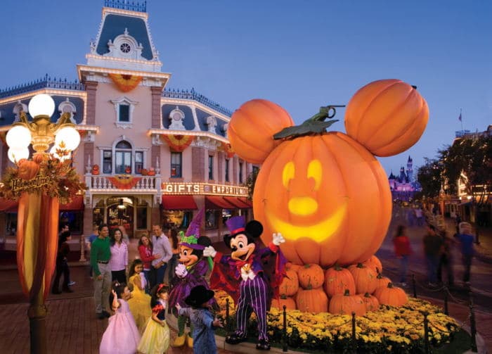 Photo de la Mickey Jack-o-Lantern durant Halloween Time au Disneyland Resort