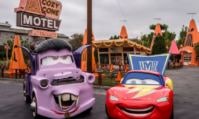 Photo de Flash McQueen et Martin pendant Halloween Time à Disneyland Resort