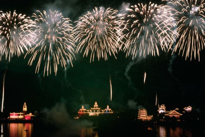 Photo du spectacle IllumiNations pendant le nouvel an au parc EPCOT à Walt Disney World Resort