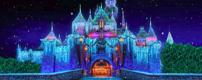 Photo du château de la Belle au bois Dormant à Disneyland Resort à Noël
