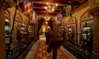 Couloir après l'entrée du Be Our Guest Restaurant à Walt Disney World.