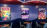 Les posters avec des Aliens du Pizza Planet - A Better Place à Disneyland Resort.