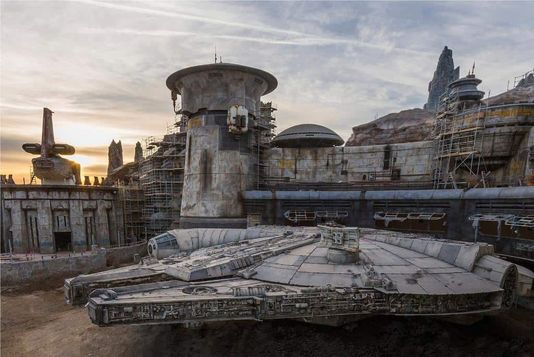 Photo du land Star Wars : Galaxy Edge où l'application Play Disney Park aura une place importante.