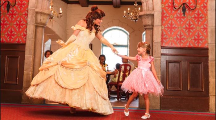 Photo d'une princesse à l'Akershus à Walt Disney World Resort.