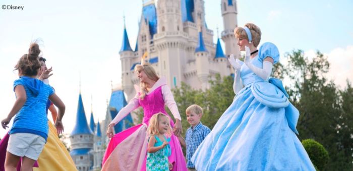 Photo de différentes princesses au Magic Kingdom de Walt Disney World Resort.