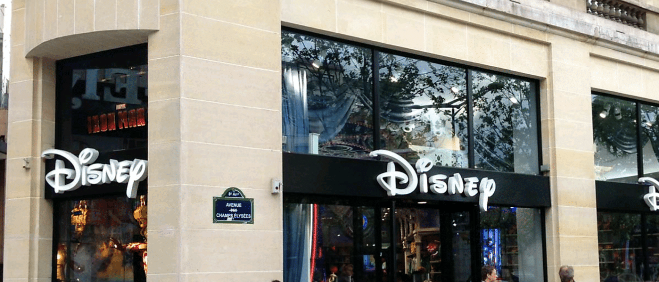 À Paris, le Disney Store des Champs-Élysées vit ses derniers jours