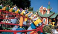 Photo de l'attraction Gadgets Go Coaster de Mickey s Toontown au parc Disneyland de Disneyland Resort.