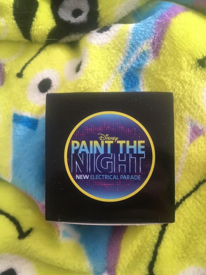 Photo de la boite de chocolat offerte à la Sonoma Terrace Paint The Night Reception.