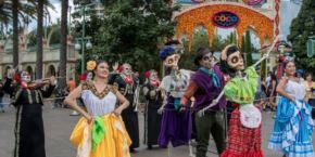 Photo de Celebration of Coco pendant Dia de Los Muerto à Disneyland Resort.