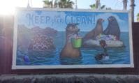 Ainsi Photo d'une publicité dans Pixar Pier au parc Disney California Adventure de Disneyland Resort.