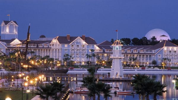 Photos d'hôtels proposant des activités pirates et sirènes à Walt Disney World Resort.