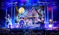 Artwork du spectacle Mickey's Trick & Treats pendant les Oogie Boogie Bash.