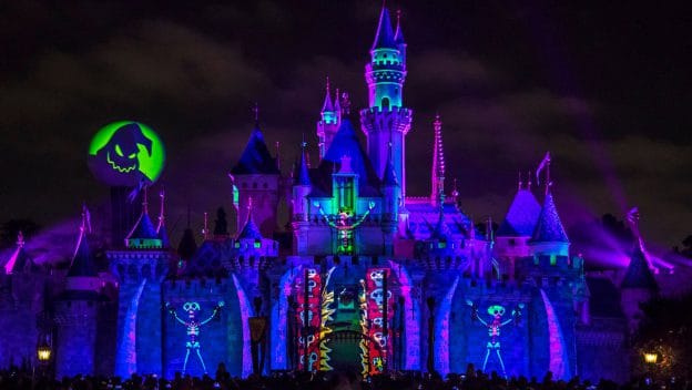 Photo du spectacle nocturne Halloween Screams à Disneyland Resort