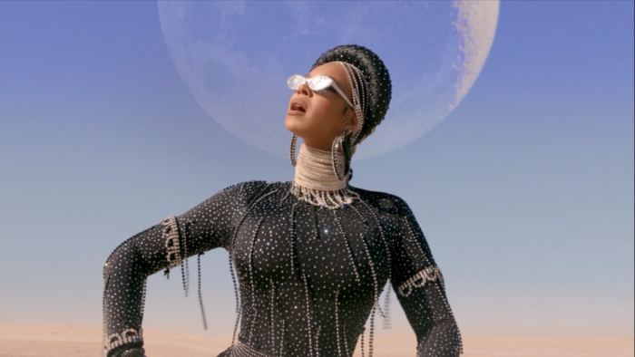 Beyoncé interprète Find Your Way Back dans Black is King