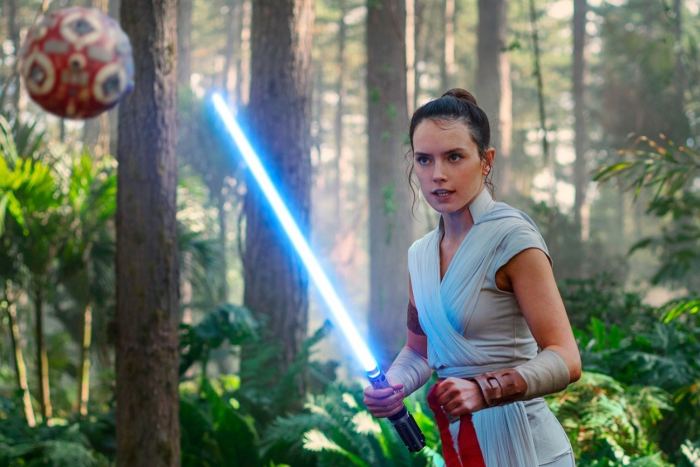Daisy Ridley revient sur Star Wars et les multiples destins de Rey