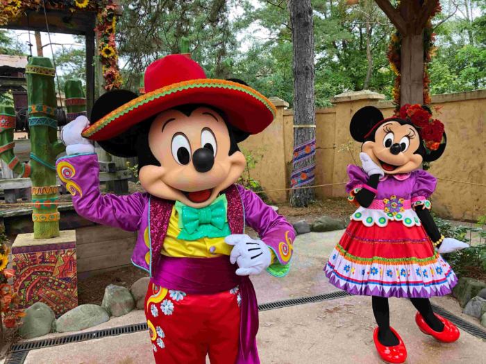 Mickey et Minnie célèbrent le Dia de Los Muertos à Disneyland Paris