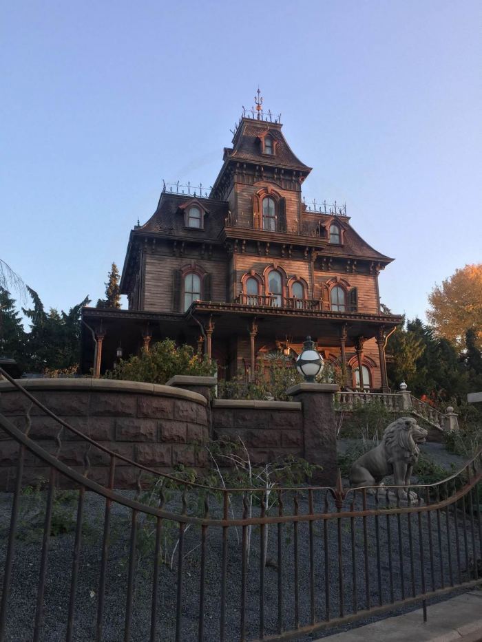 Phantom Manor, N°2 des spots photos de Frontierland