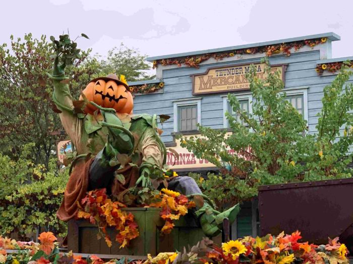 Thunder Mesa, le coeur de Frontierland célèbre le Festival d'Halloween à Disneyland Paris