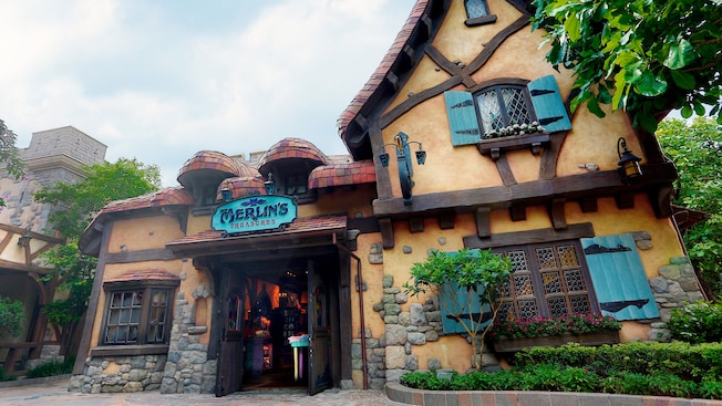 Merlin's Treasures, Fantasyland, Hong Kong Disneyland