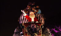 Photo de la Christmas Fantasy Parade présente pendant les Disney Merriest Nite.