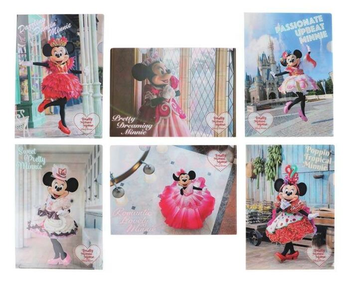 Photos des différentes Minnie présente pendant la saison Totally Minnie Mouse.
