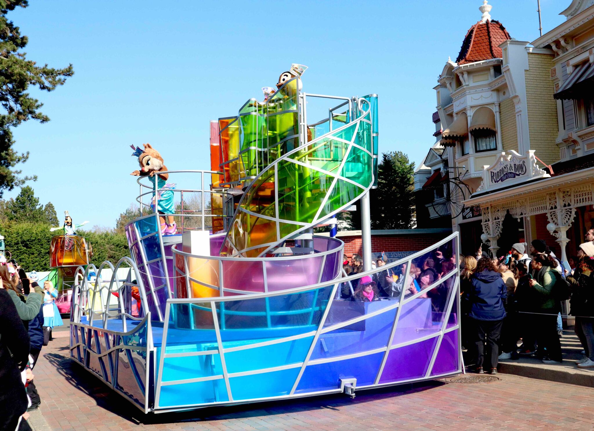 Rêvons et le monde s’illumine la parade des 30 ans de Disneyland Paris