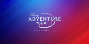 Logo de Disney Adventure World avec le sous-titre "Disneyland Paris" sur un fond dégradé bleu et rouge vibrant.