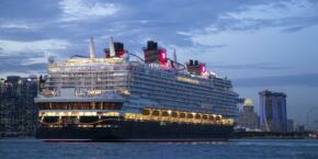 Le navire Disney Adventure a Singapour